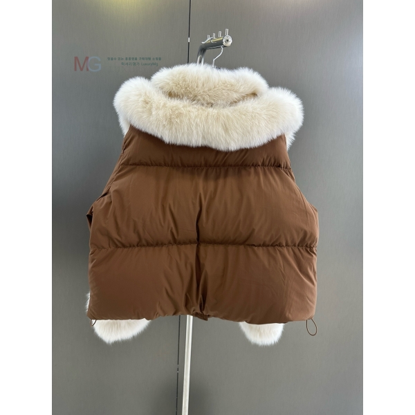   ٿ е MAXM4182-4