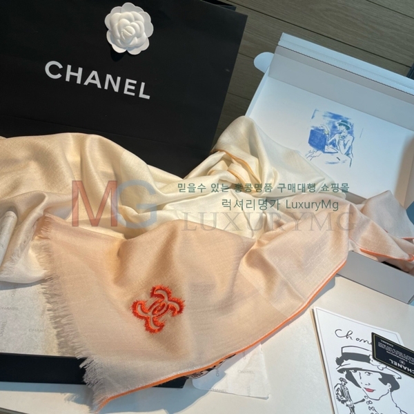 * ÷/ī CH8211503-2