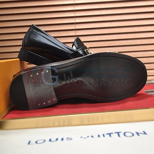 ̺   32LV86036-4