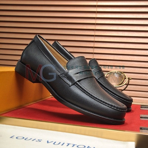 ̺   32LV86037-1