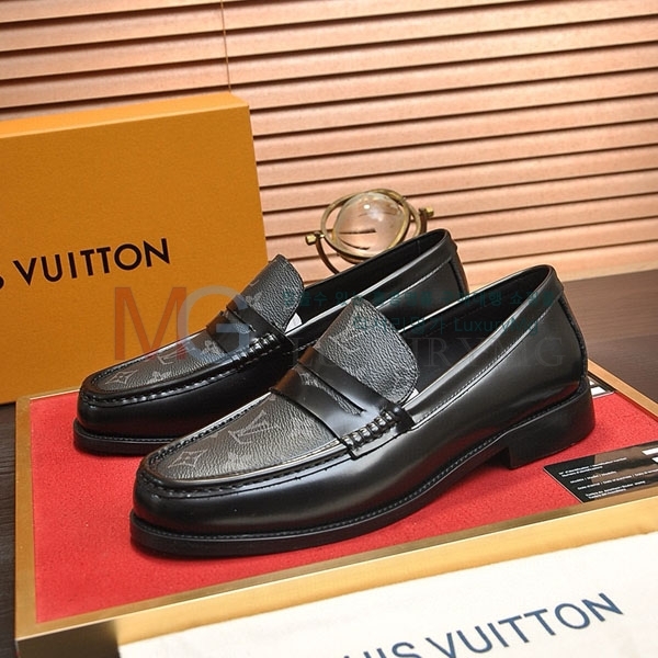 ̺   32LV86037-2