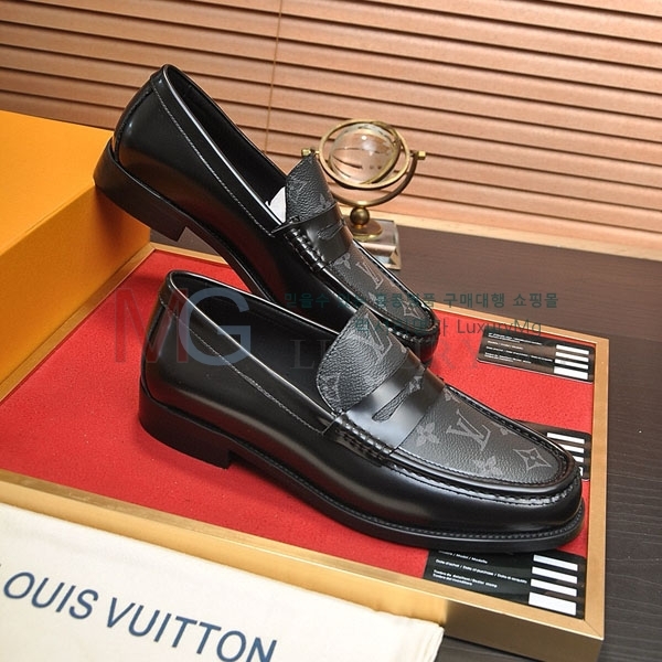 ̺   32LV86037-2