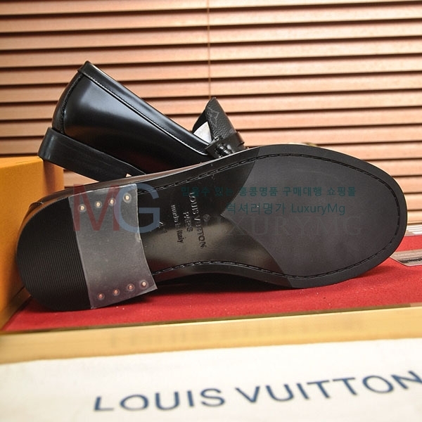 ̺   32LV86037-2