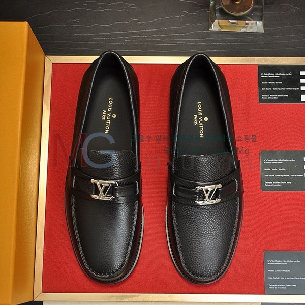 ̺   32LV86038-3