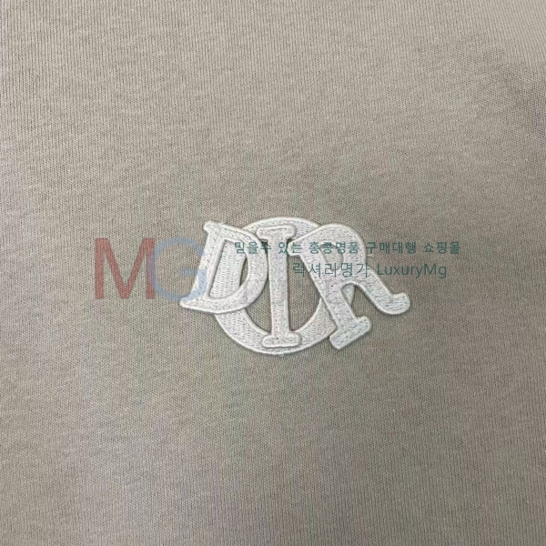  Ƽ  8DR60226