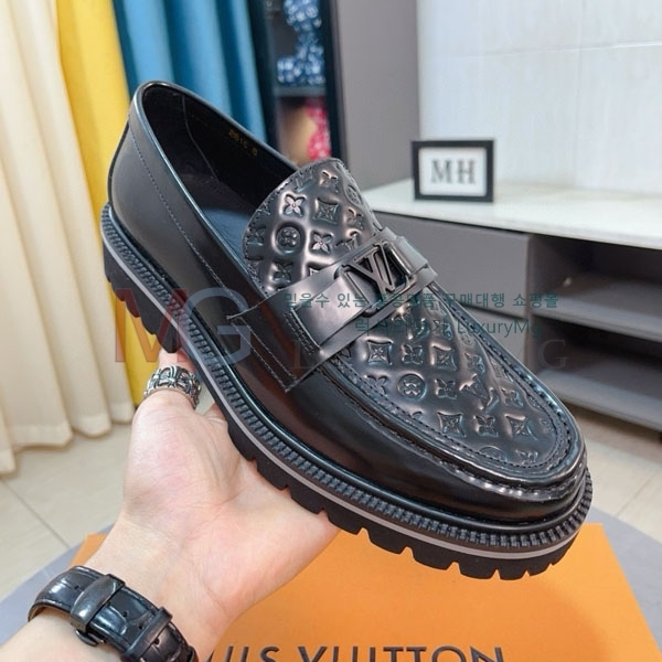 ̺   LV22011806-1