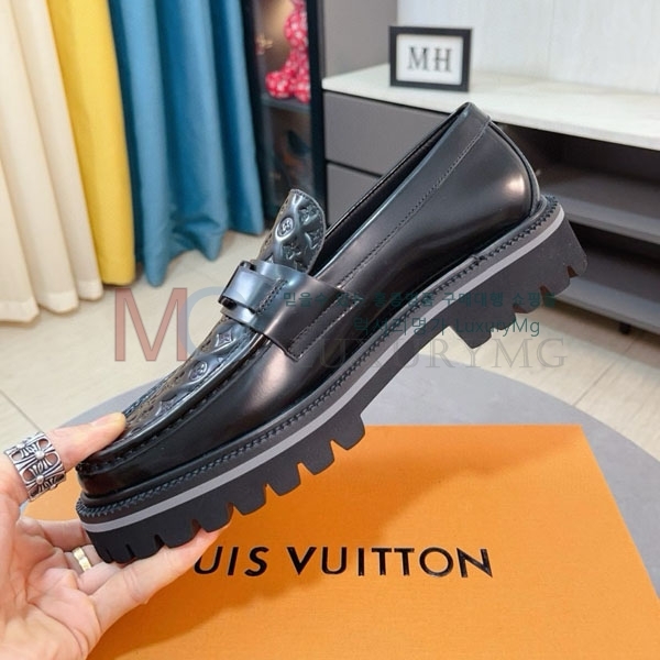̺   LV22011806-1