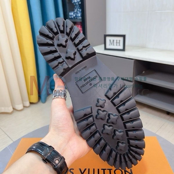 ̺   LV22011806-1