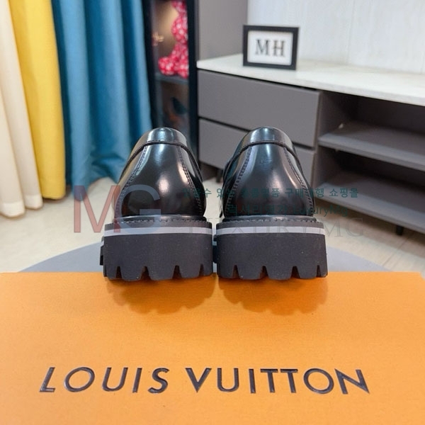 ̺   LV22011806-1