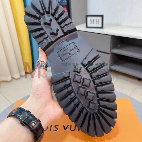̺   LV22011806-3