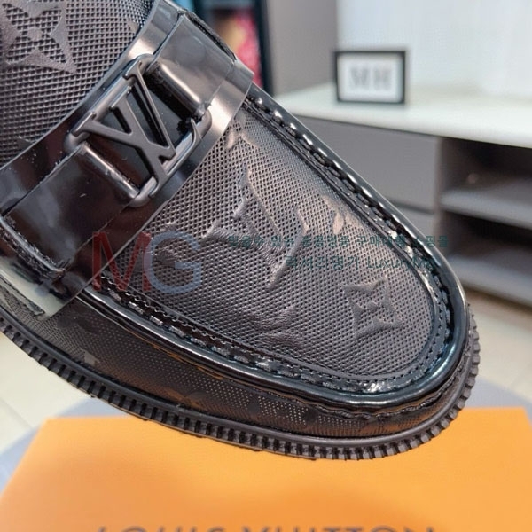 ̺   LV22011806-4