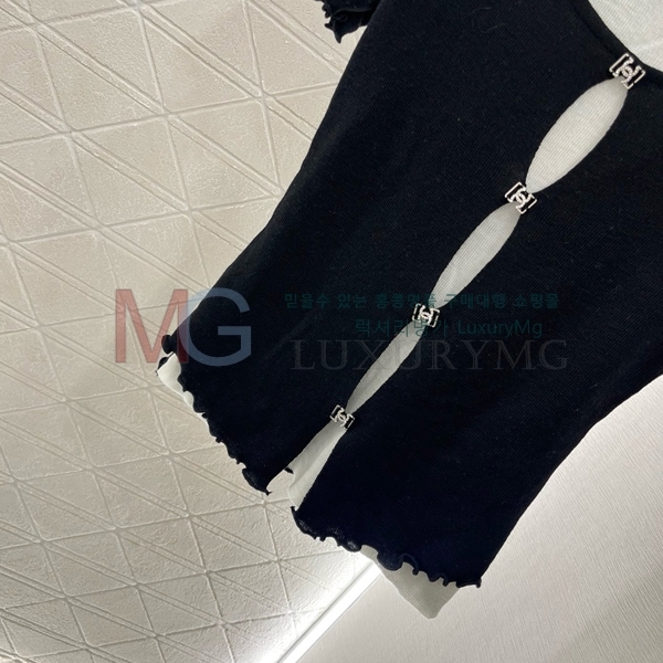  *    CHY432520-4