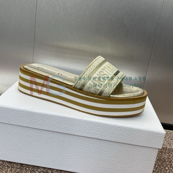     DR8992210