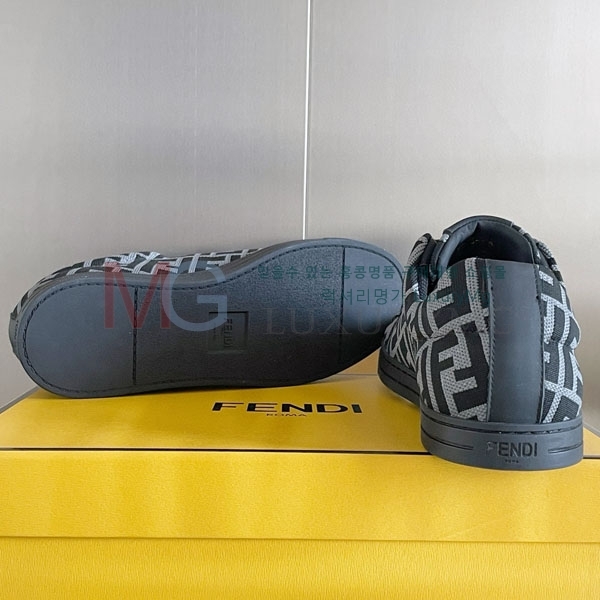   Signature Ŀ FF006813-4