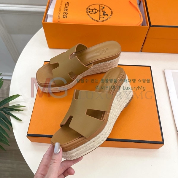 ޽   8HE011854