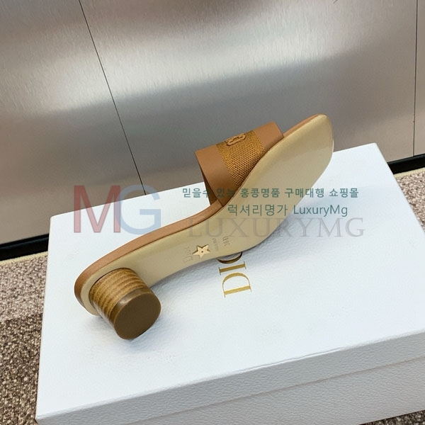     DI657780-4