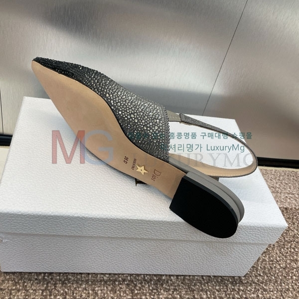   ÷  DI220661