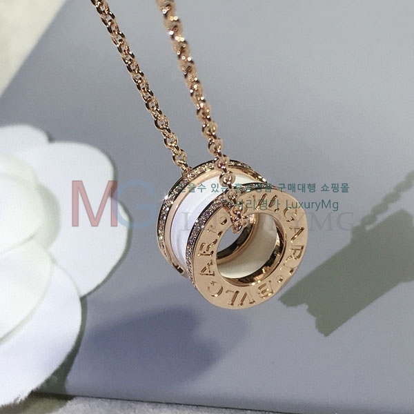 Ұ  B5604410-1
