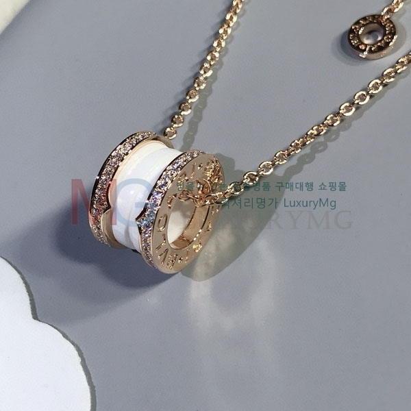 Ұ  B5604410-1