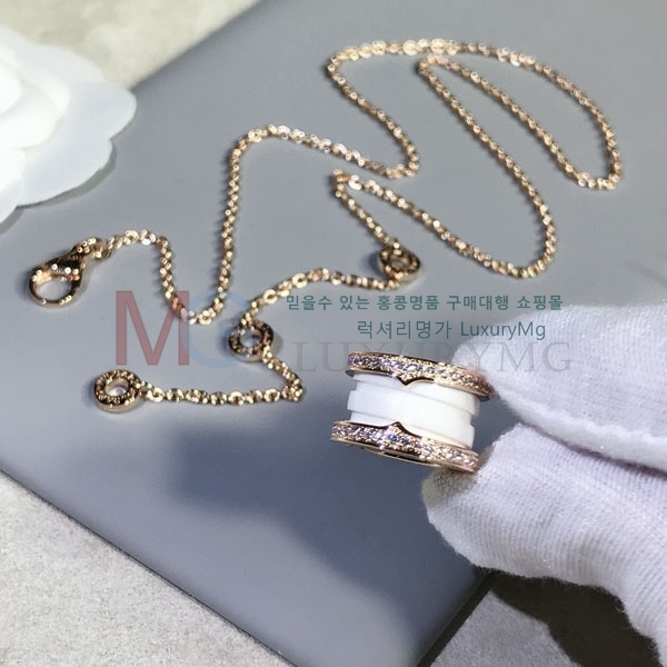 Ұ  B5604410-1