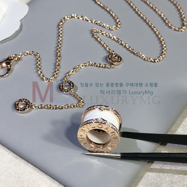 Ұ  B5604410-1