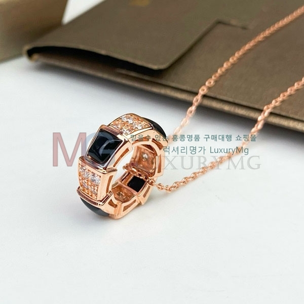 Ұ  B5622055