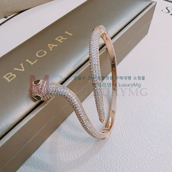 Ұ  BV665632
