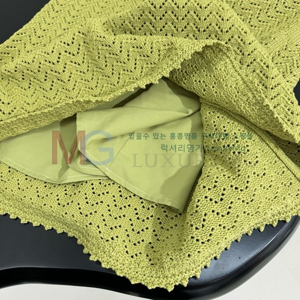   ǽ D25253651