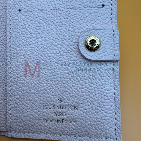 ̺   M83569-101