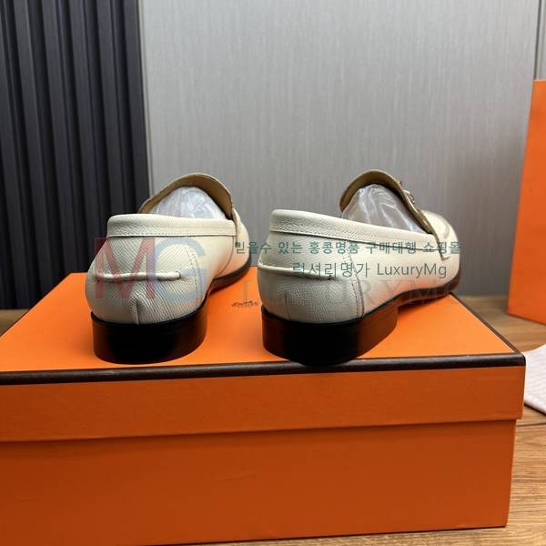 ޽  HE18803307-1