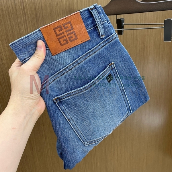   û GV4815476