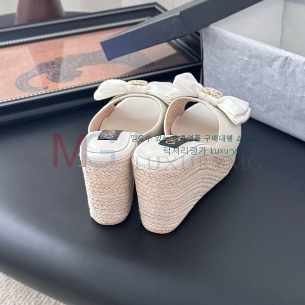 *    CK926632-1