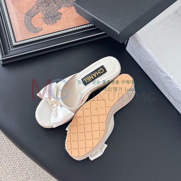 *    CK926632-1