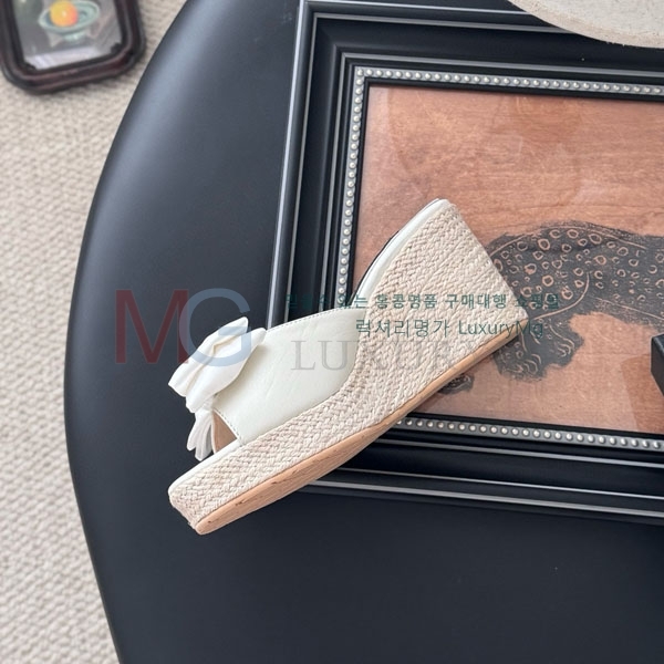 *    CK926632-1