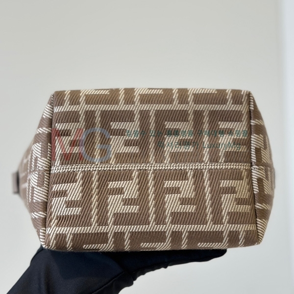   ̴ 8655E-2
