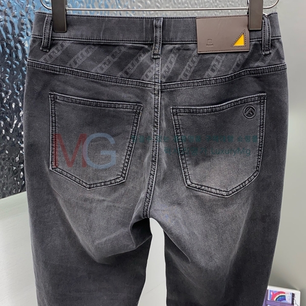   û FD983617-2