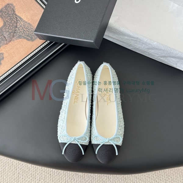  * ÷ CY990703-11