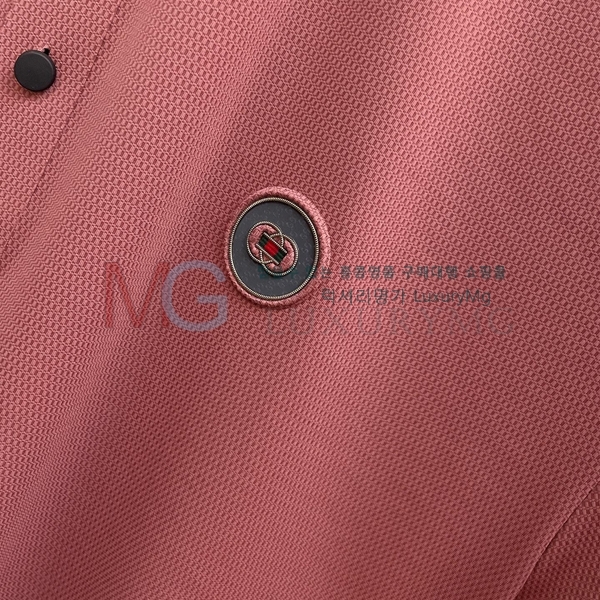   Ƽ 826148-3