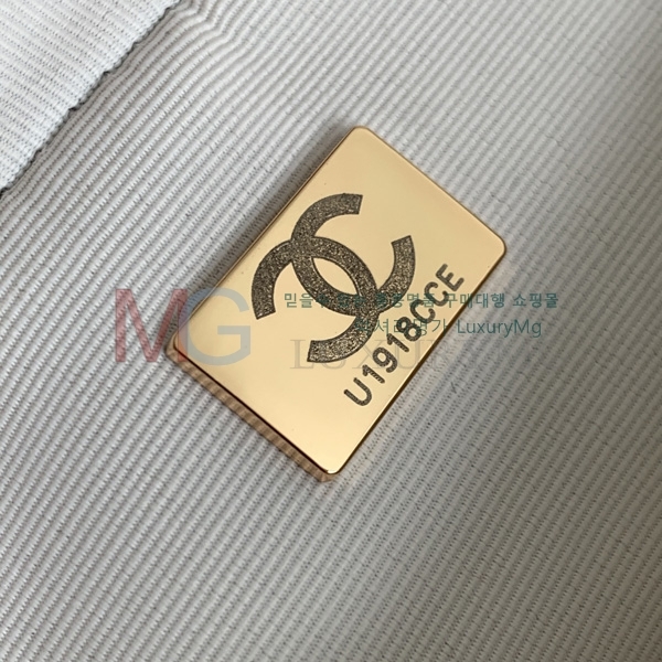 * ̴    AS5572-5