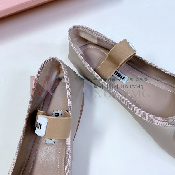  ̿̿ ÷ 1MIU61778-4