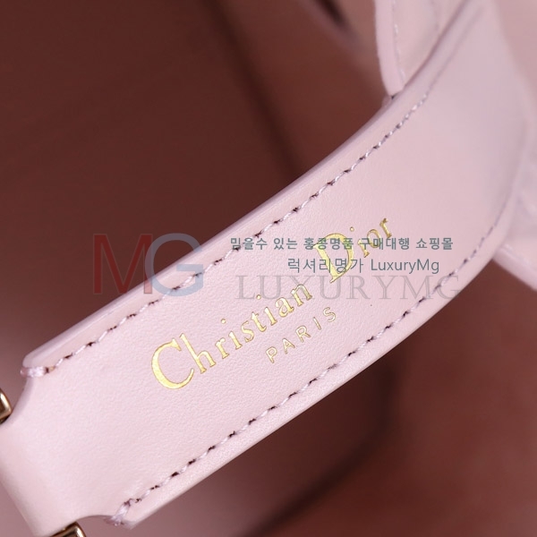   ̵ M92997-7