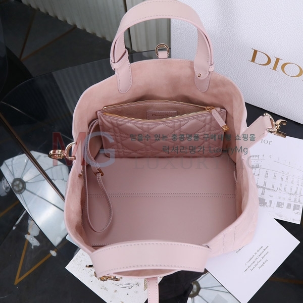   ̵ M92997-7