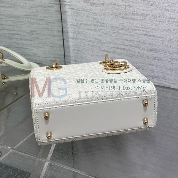   ̵ M529950-2