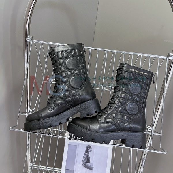   Ŭ  DR600395-1