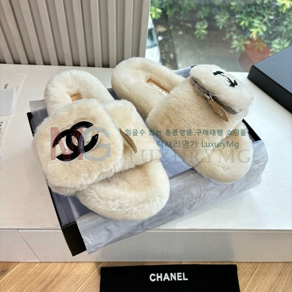 ����  ��*  �� ������ M550327-4