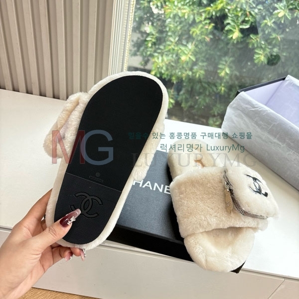 ����  ��*  �� ������ M550327-4