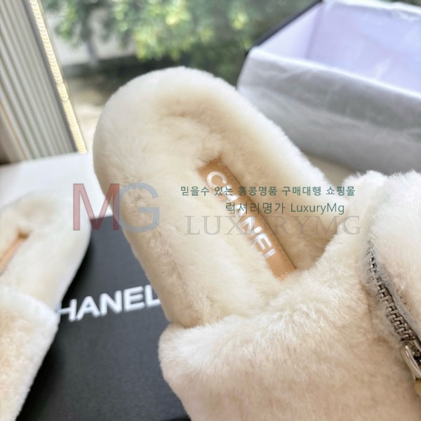 ����  ��*  �� ������ M550327-4