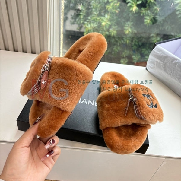 ����  ��*  �� ������ M550327-3