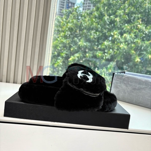 ����  ��*  �� ������ M550327-1