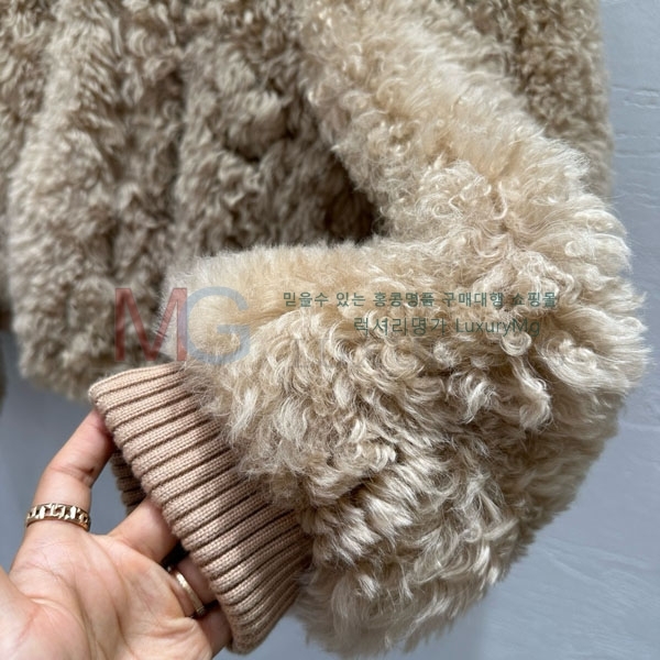  ̿̿ þ   MIU245645-1